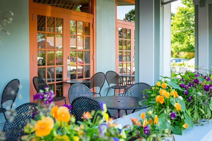 Three Tarts Bakery & Cafe Picture 2