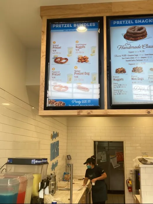 Cinnabon Picture 3