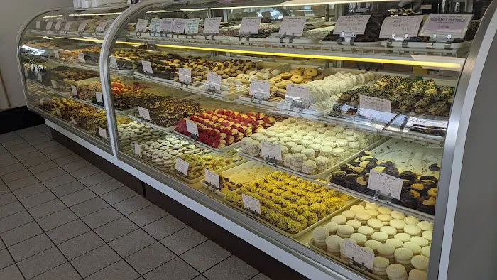 La Rosa's Pastry Shop & Bakery Picture 4