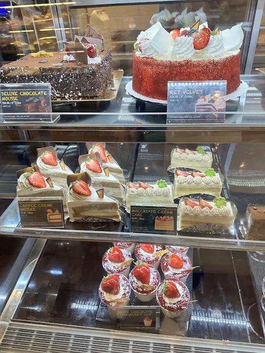 85°C Bakery Cafe - Del Amo Picture 9