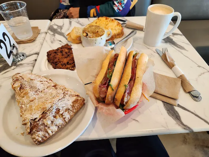Pinwheel Cafe & Bakery Picture 7