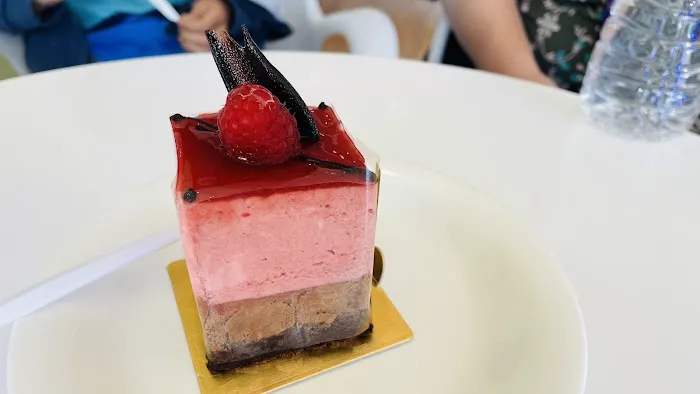 Pâtisserie Chantilly Picture 2