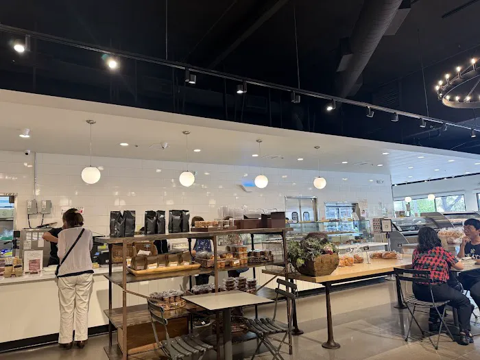 Cream Pan Bakery Lomita Picture 7