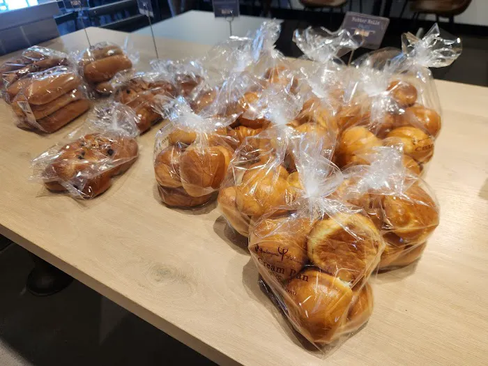 Cream Pan Bakery Lomita Picture 3