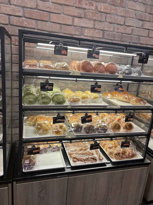 85°C Bakery Cafe - Torrance Picture 9