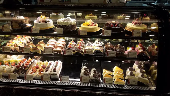 85°C Bakery Cafe - Torrance Picture 6