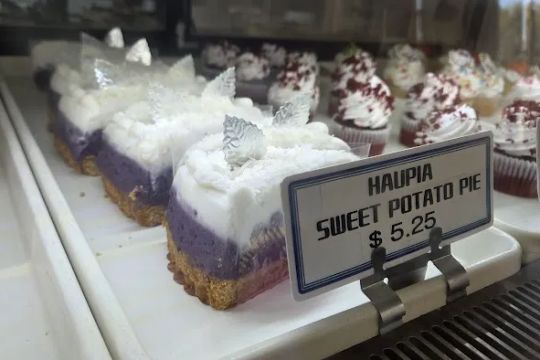 Hong Kong Bakery & Deli