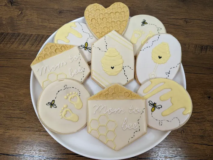 Four Bees Baking Picture 8