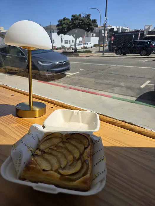 Yellow Jersey Patisserie Picture 3
