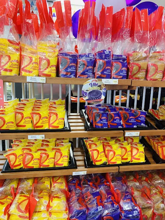 Red Ribbon Bakeshop Picture 5
