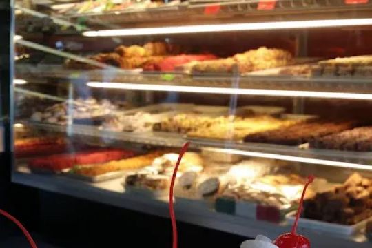 Nannos Bakery And Ice Cream Place