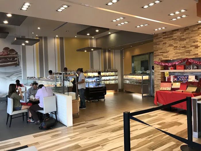85°C Bakery Cafe - Gardena Picture 3