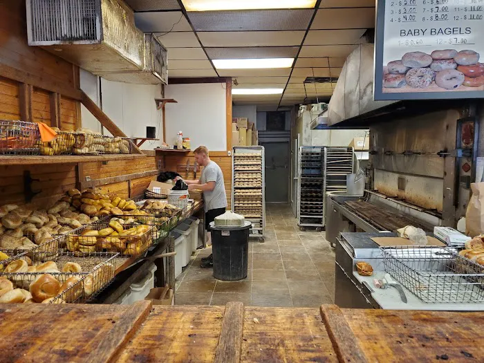 Hot Bagel Bakery Picture 5