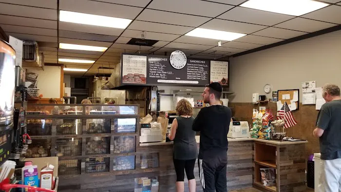 Hot Bagel Bakery Picture 4