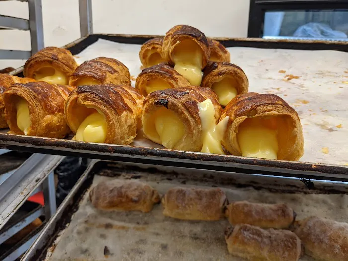 La Favorita Bakery Picture 2