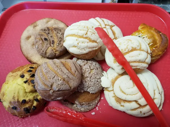 La Favorita Bakery Picture 8