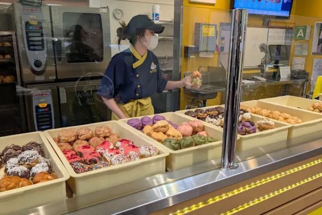 Beard Papa's - Pacific Square Shopping Center
