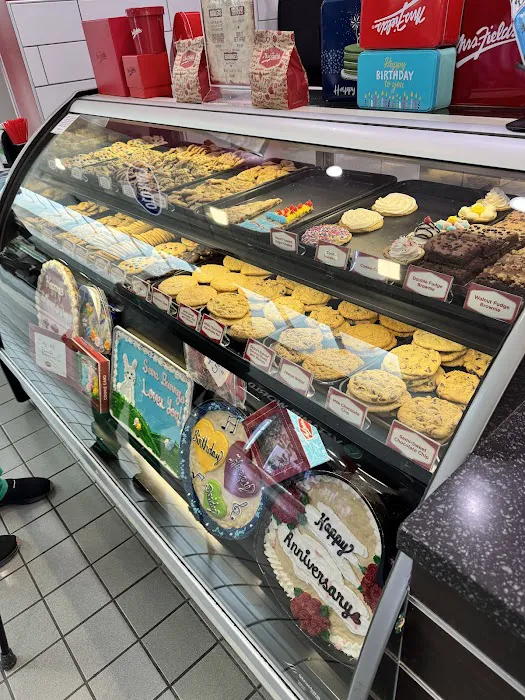 Mrs. Fields Picture 4