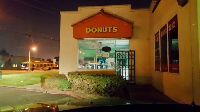 Alex Donut Shop Picture 5