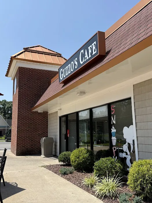 Guzzo's Cafe & Bakery Picture 3