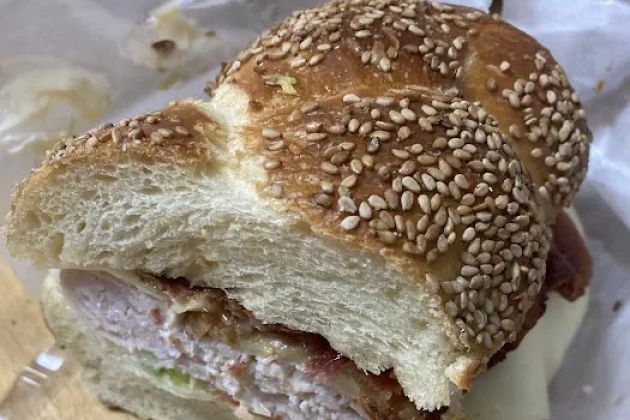 Guzzo's Cafe & Bakery