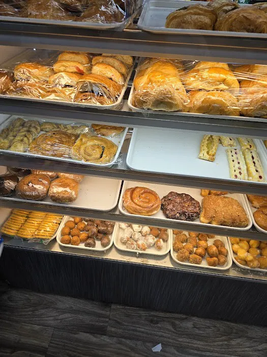Boston Cream Doughnut Picture 5