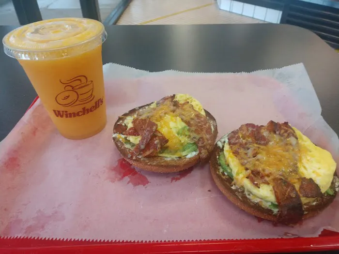Winchell's Picture 8