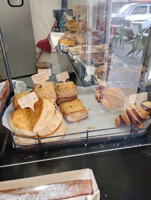 Frogs Organic Bakery Picture 5