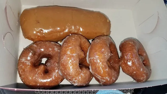 M & T Donut Shop Picture 5
