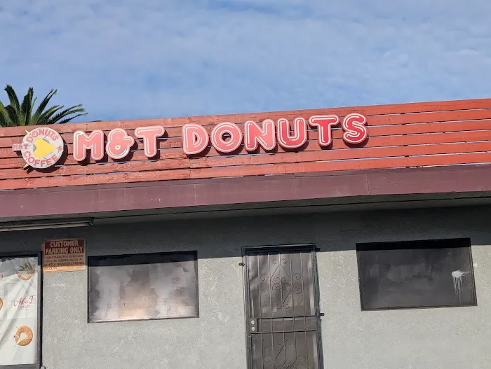 M & T Donut Shop Picture 3