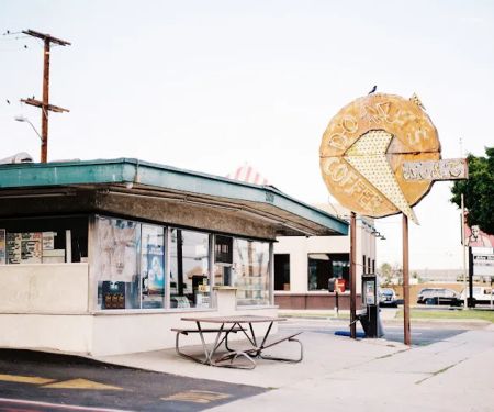 M & T Donut Shop