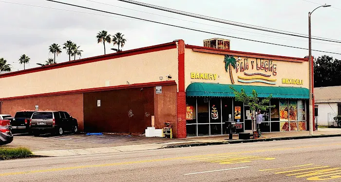 Pan Y Leche Bakery & Cafe Picture 2