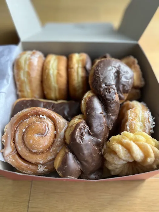 Smile's Donuts House Picture 2