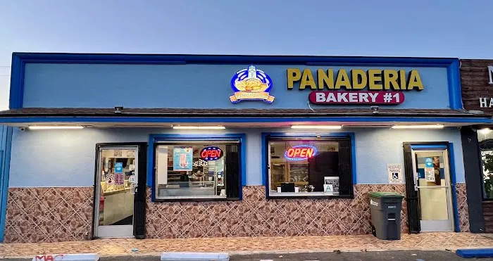 Las Rosas Bakery Picture 3