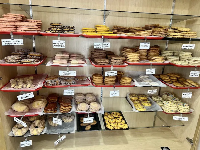 Las Rosas Bakery Picture 5