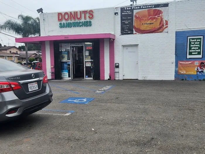 Red Velvet Donuts Picture 2