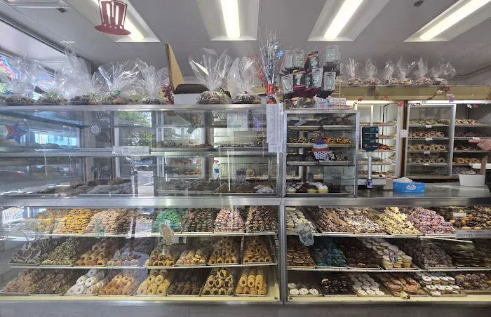 Del Ponte's Bakery Picture 5