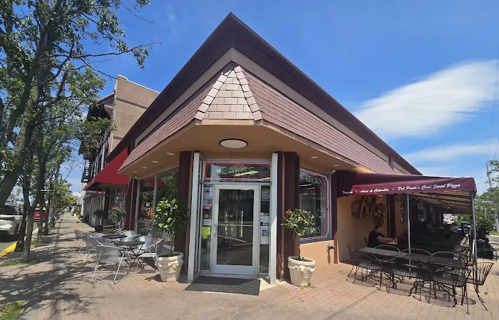 Del Ponte's Bakery Picture 7