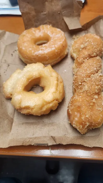 Daily Donut House Picture 3