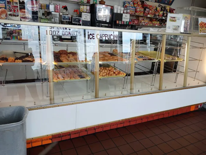 Daily Donut House Picture 10