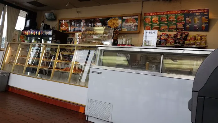 Daily Donut House Picture 6