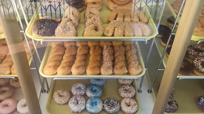 Daily Donut House Picture 5
