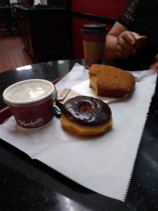 Winchell's Donut House Picture 2
