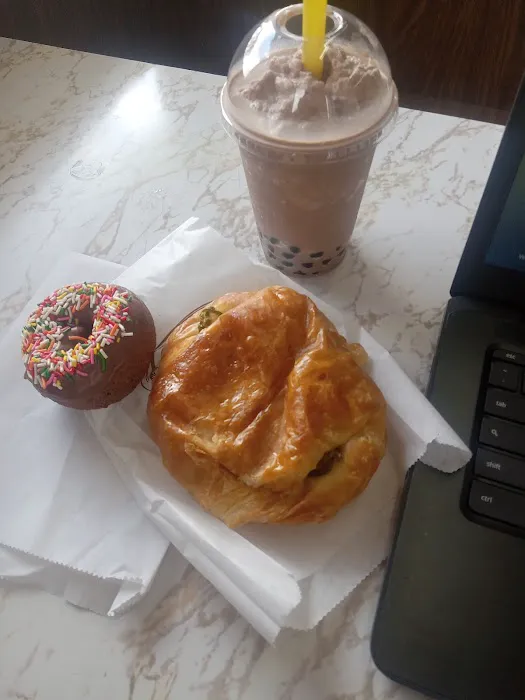 Allison's Donut & Sandwich Picture 2