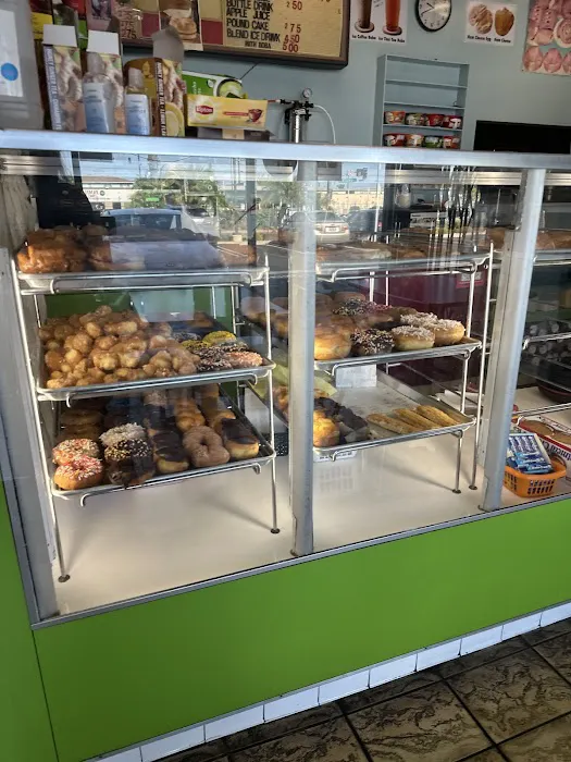 Many's Donuts Picture 8
