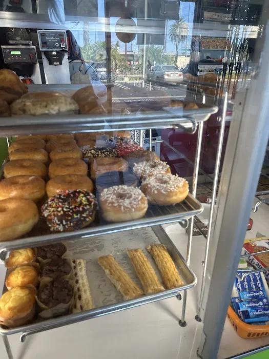 Many's Donuts Picture 4
