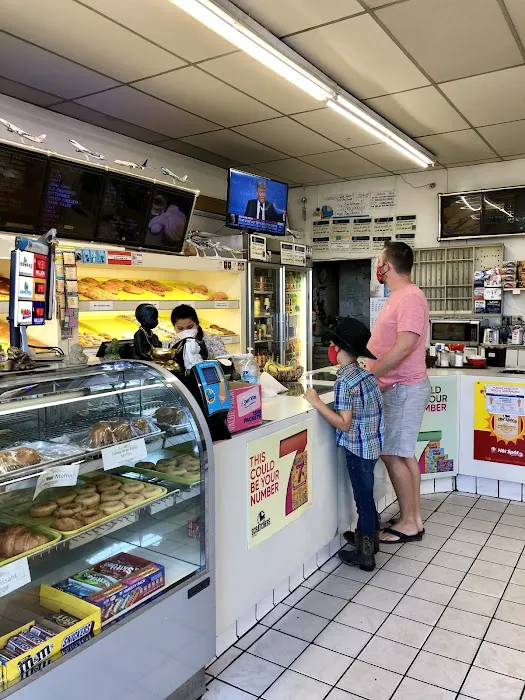 Lucky's Donuts Picture 10