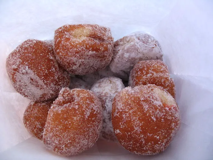 Lucky's Donuts Picture 4