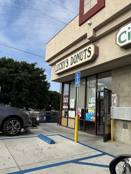 Lucky's Donuts Picture 5