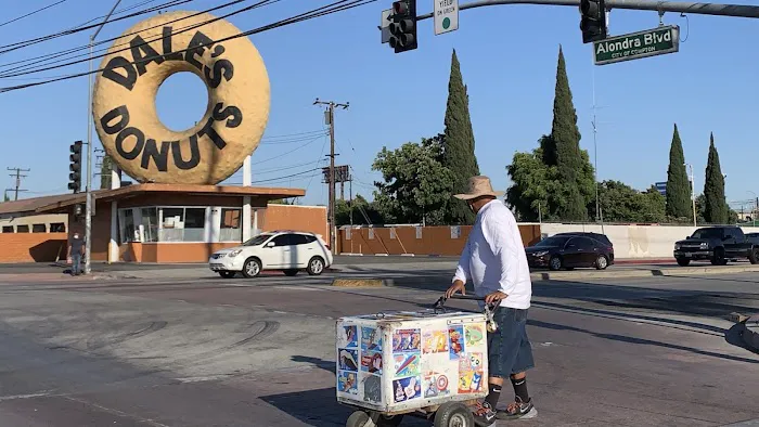 Dale's Donuts Picture 5